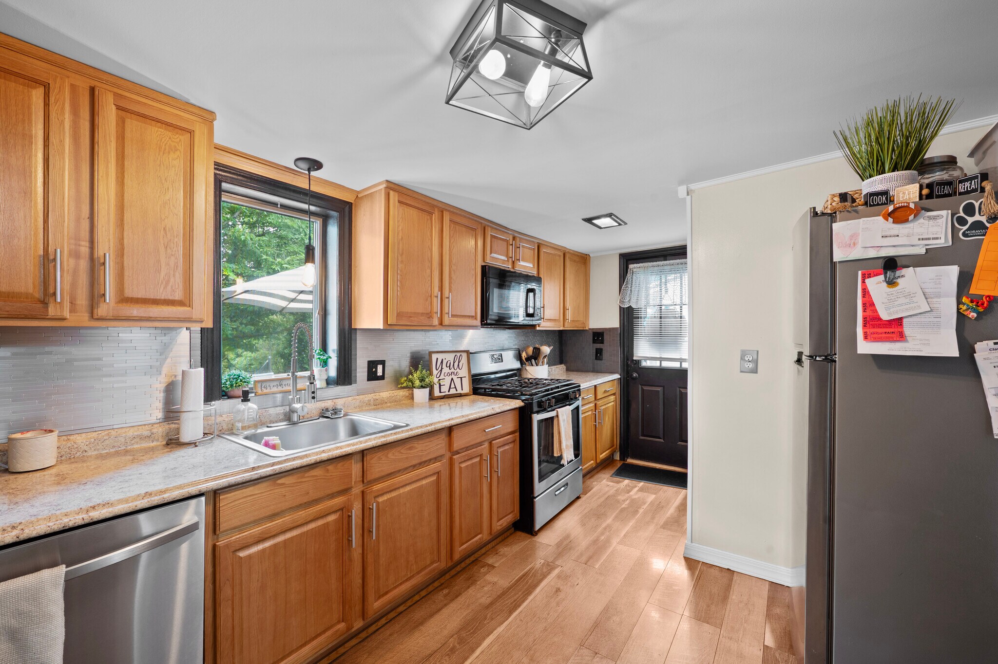 Building Photo - 2221 N 1st Ave