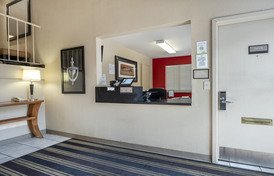 Building Photo - Furnished Studio-Indianapolis - Northwest ...