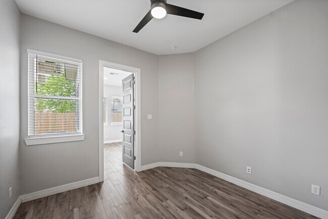 Building Photo - 17807 Glenwolf Dr