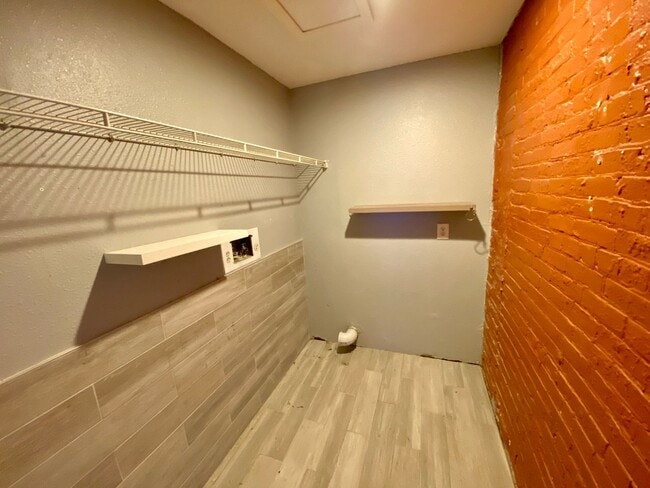 Building Photo - Stylish LowerTown Loft Living in the Heart...