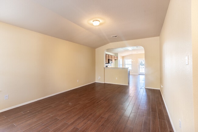 Building Photo - 3 Bedroom, 2 Bath, Single Story Home in Highland Park