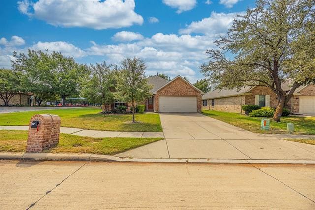 Building Photo - 8127 Robertson Dr