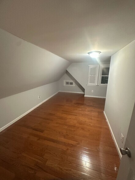 Building Photo - 47 Fabyan Pl