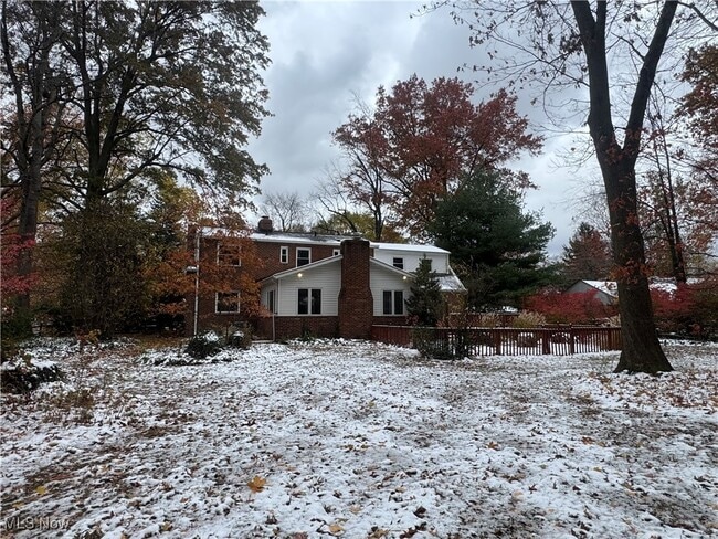 Building Photo - 8896 Spring Valley Dr