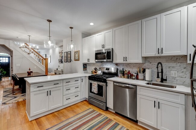 Building Photo - 1418 Richardson St