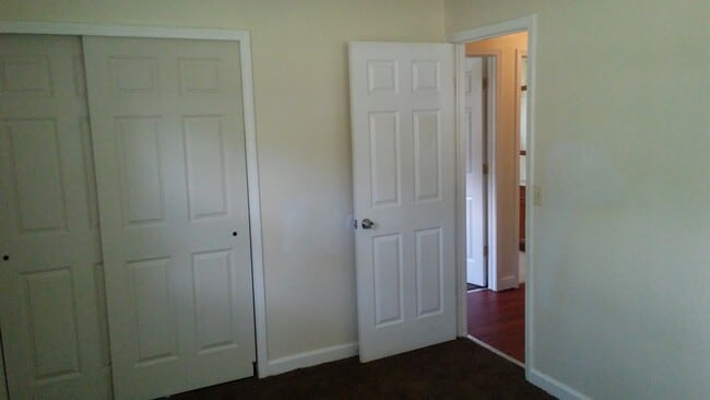 Building Photo - MASON,OHIO - 3 BED, 1  BATH, FAMILY ROOM  $1600  1st month rent free