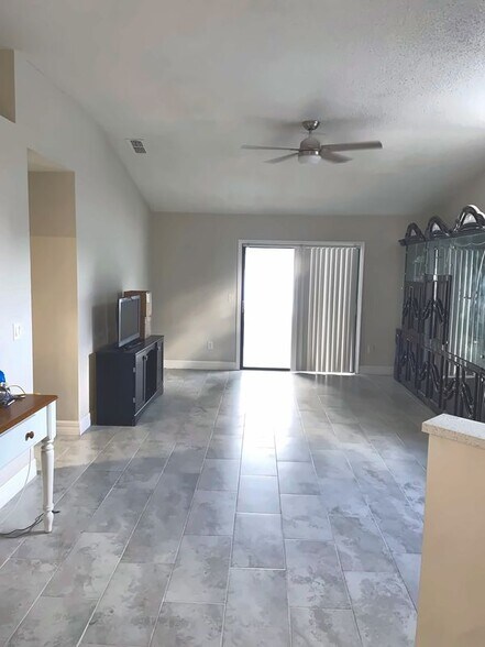 Building Photo - 10114 Allenwood Dr