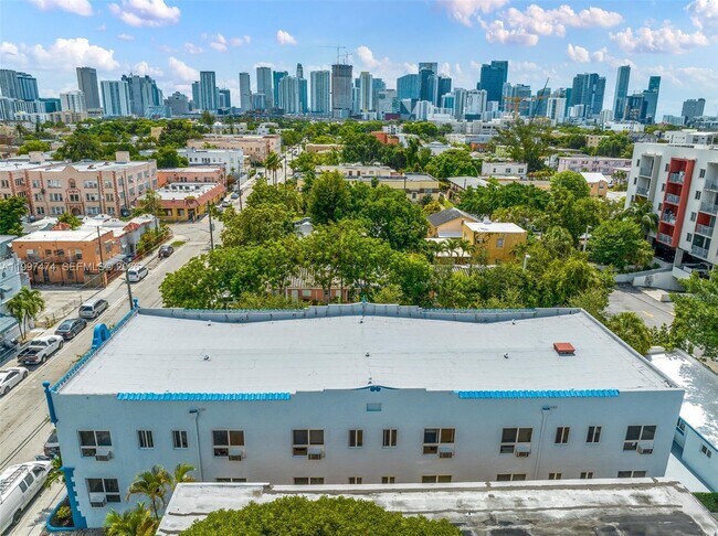 Building Photo - 1036 SW 5th St