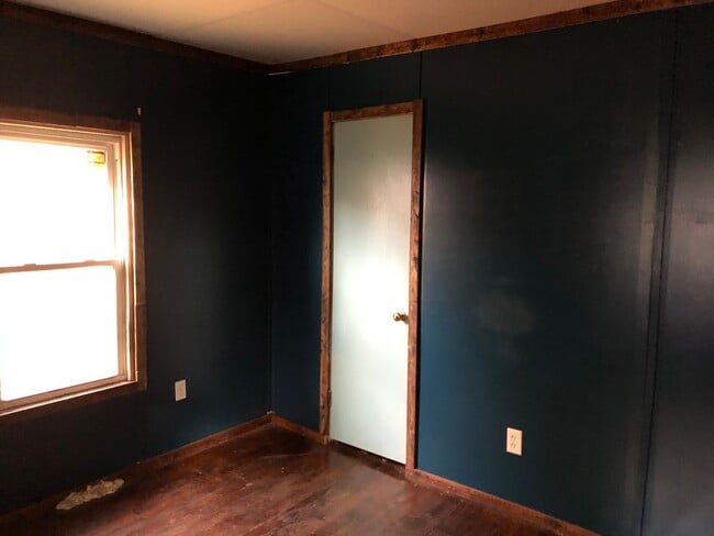 Building Photo - MOREHOUSE - 2 Bedroom Home In Town Great Location ONLY $298 MONTH / $499 DOWN