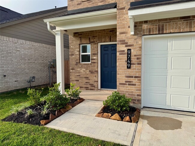 Building Photo - 9749 Grace Rdg Dr