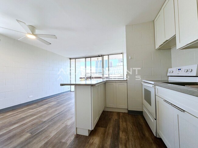 Building Photo - 816 Birch St