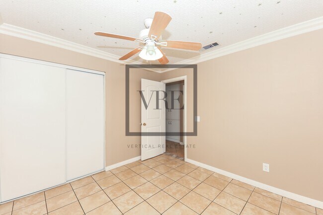Building Photo - 52305 Avenida Carranza