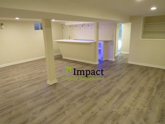 Building Photo - 5564 E Utah Pl