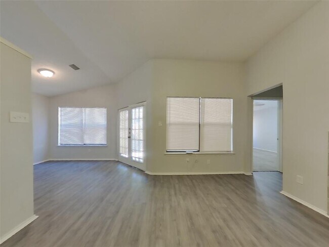 Building Photo - 1201 Hilburn Ct