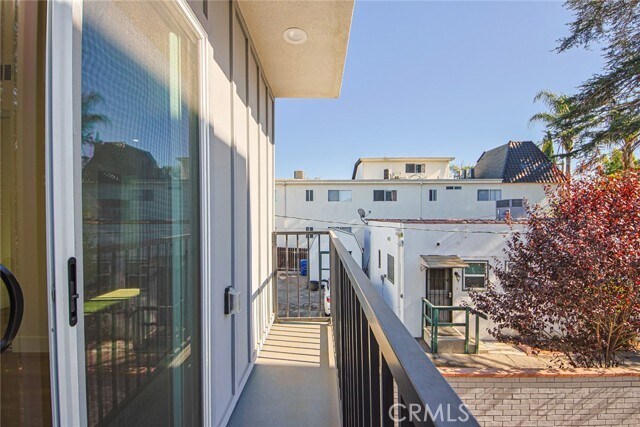 Building Photo - 10801 Kling St