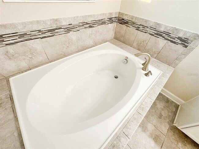 Building Photo - 15149 Night Heron Dr