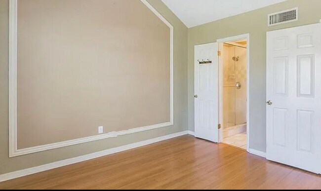 Building Photo - 1226 Villa Ln