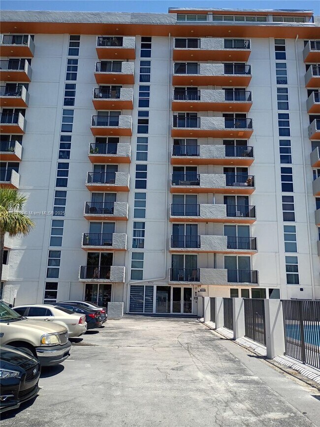 Primary Photo - 2075 NE 164th St