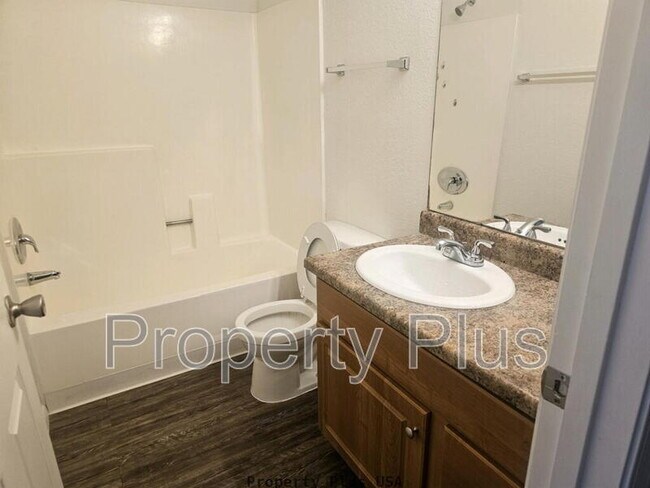 Building Photo - 3810 N Maryvale Pkwy
