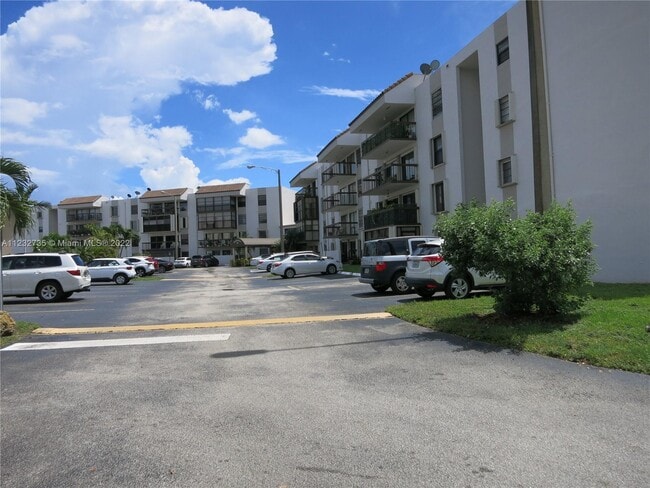 Building Photo - 1300 SW 122nd Ave