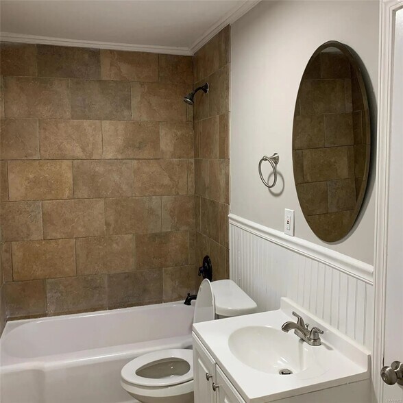 Building Photo - 3242 Southmont Dr