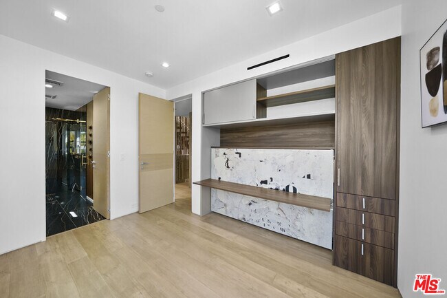 Building Photo - 1500 Ocean Dr