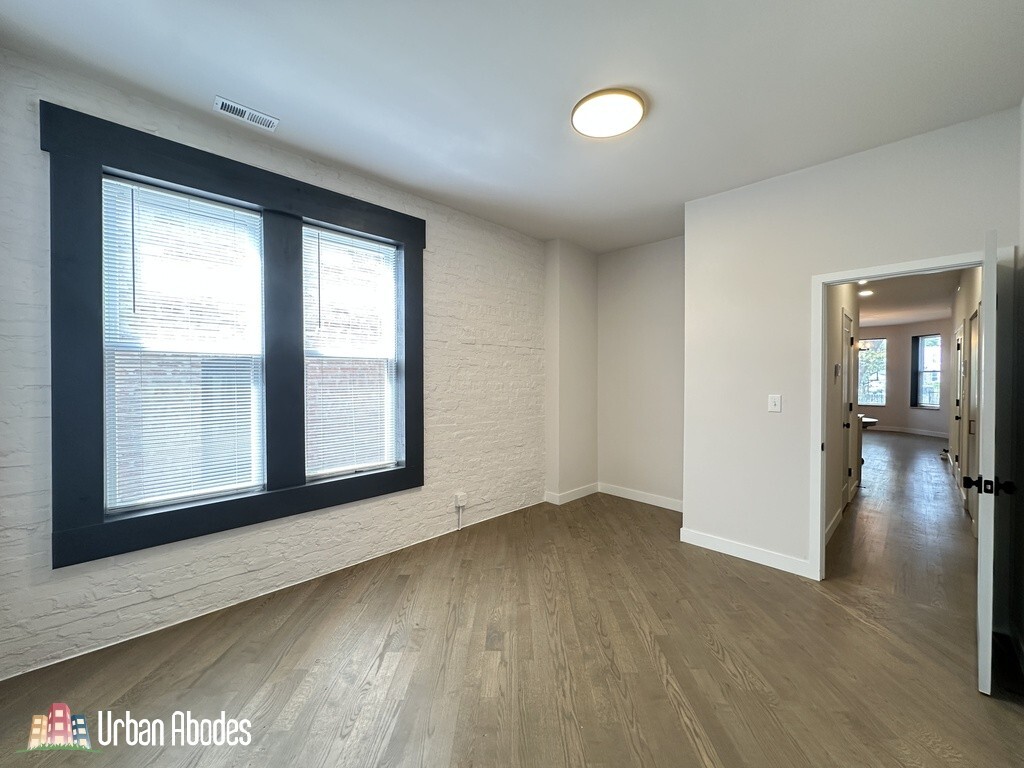 Building Photo - 841 N Mozart St