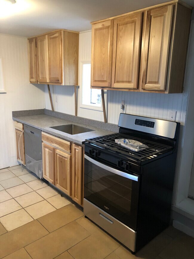 Kitchen - 3507 Reichert Rd