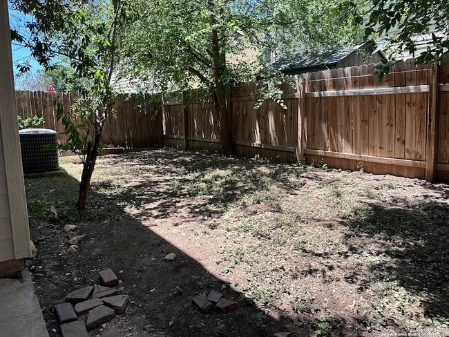 Building Photo - 139 Arrow Oaks