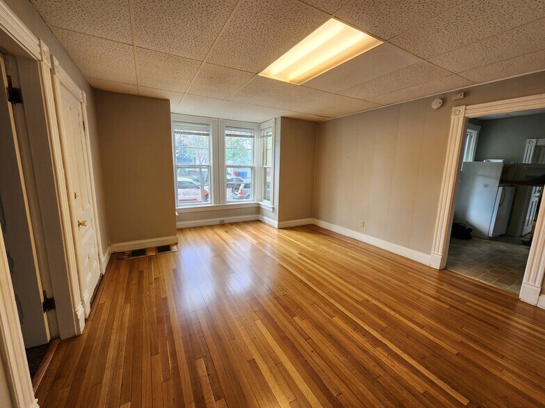 Living room - 352 8th St E