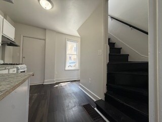 Building Photo - 230 W Mifflin St