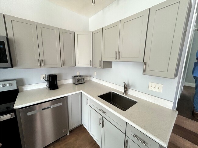 Building Photo - 30 Harbour Ln