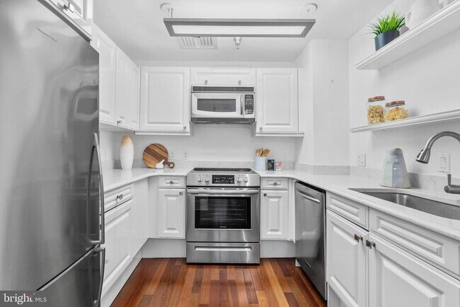 Building Photo - 1500 Chestnut St