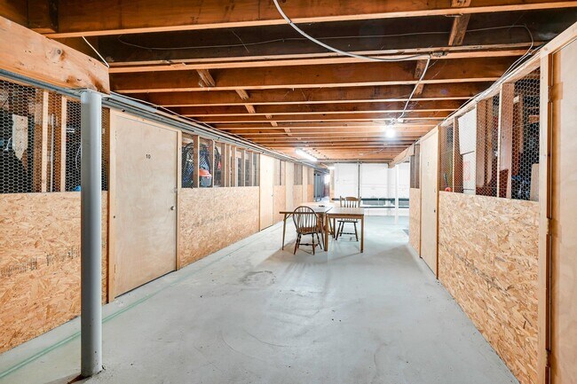 Building Photo - 237 N Middletown Rd