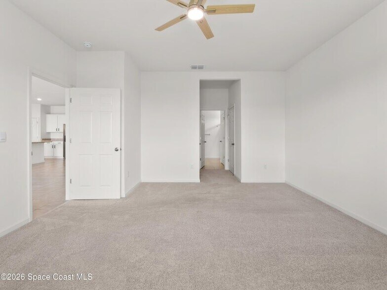 Building Photo - 5388 Waterfall Pl