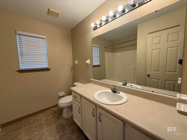 Building Photo - 25920 Argonne Dr