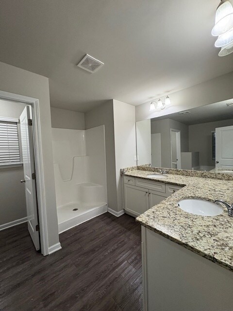 Building Photo - 314 Nutwood Trce