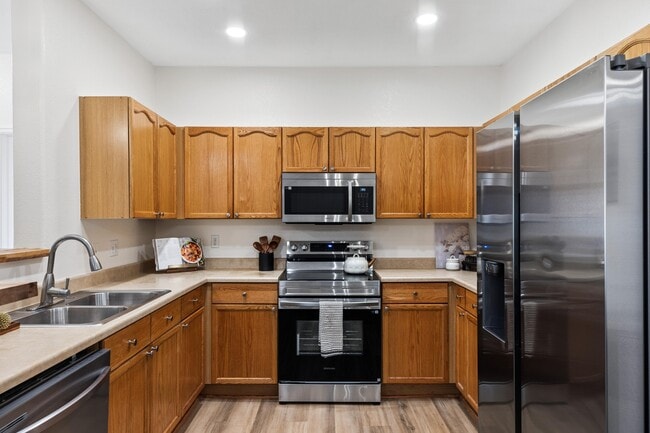 Building Photo - 8456 S Hoyt Way