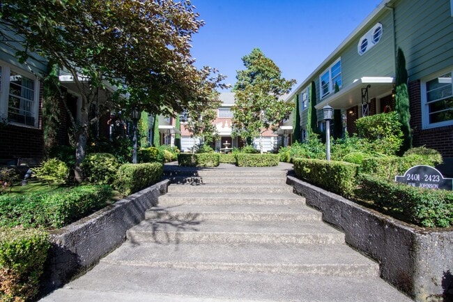 Building Photo - Fabulous Nob Hill 1Bdr Corner Apartment in Courtyard Building!