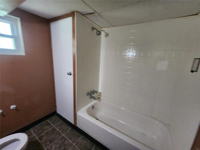 Building Photo - 2332 Viminal Ct