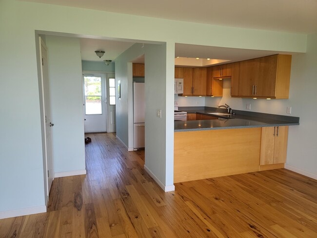 Building Photo - 1728 Edwards Dr