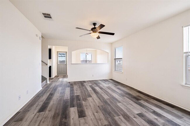 Building Photo - 104 Pond Way