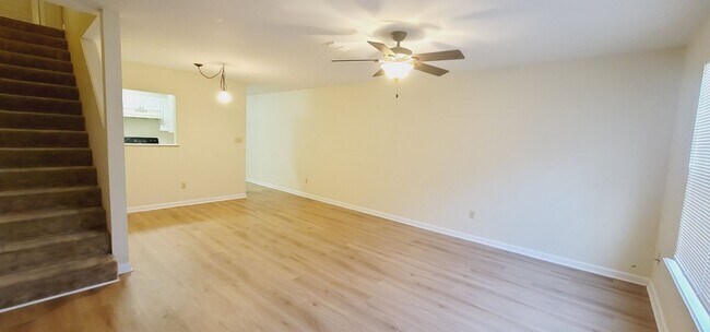 Building Photo - CLOSE TO CAMPUS 3/3 w/ Washer/Dryer, Lawn Maintenance Included, & More! $1900/month Avail startin...