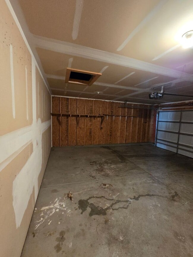 Building Photo - 1230 W 43rd St S