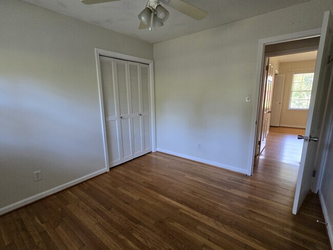 Building Photo - 3703 Hickory Hill Dr
