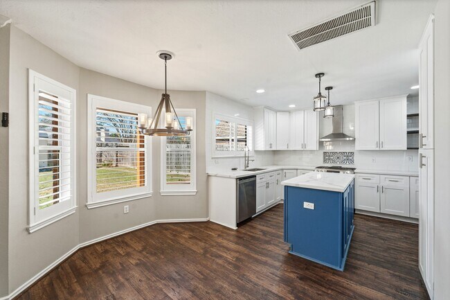 Building Photo - 6923 Cobblestone Path