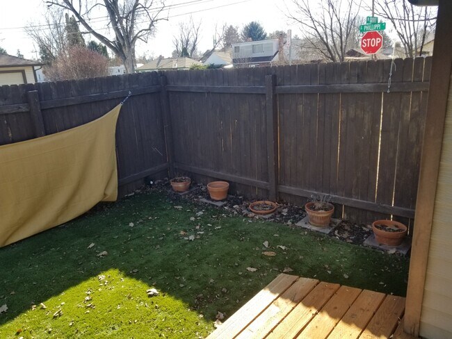 Building Photo - 510 S Phillippi St