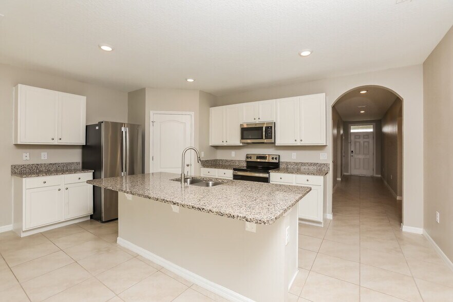 Building Photo - 5586 Western Sun Dr