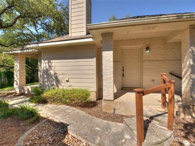 Building Photo - 11 Troon Dr