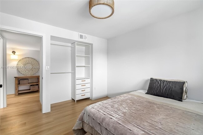 Building Photo - 1840 Jefferson Ave